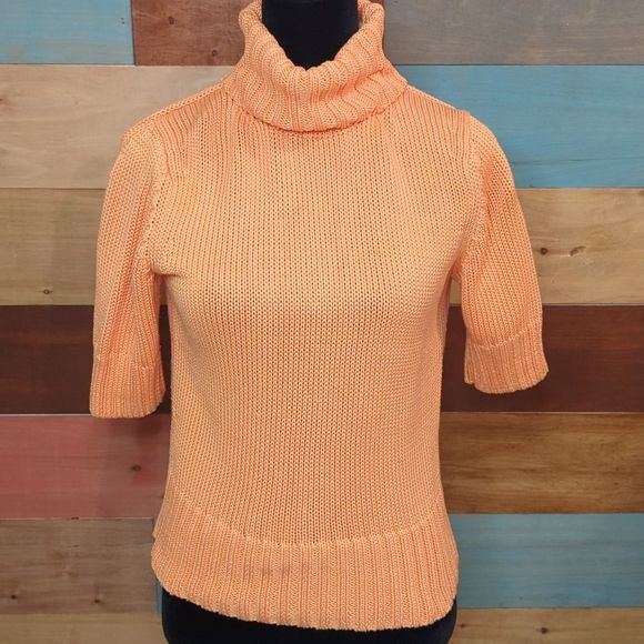 Medium 100% cotton Ann taylor turtleneck short sleeve
